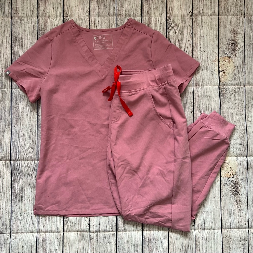 ▪️Figs Pink Scrub Set▪️